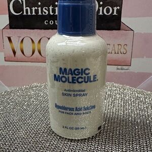 ❣️5|$25❣️Magic Molecule Antimicrobial Skin Spray - Blue and White